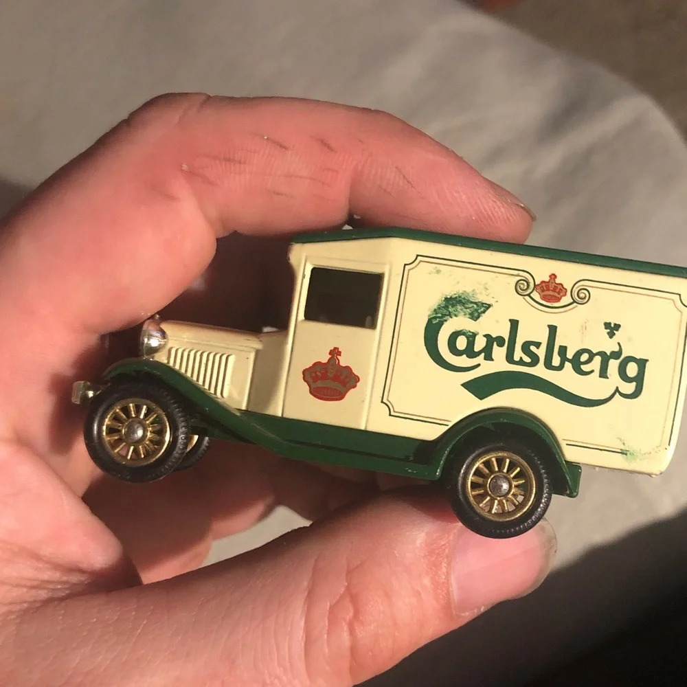 Green & Cream Vintage Style Toy Delivery Van